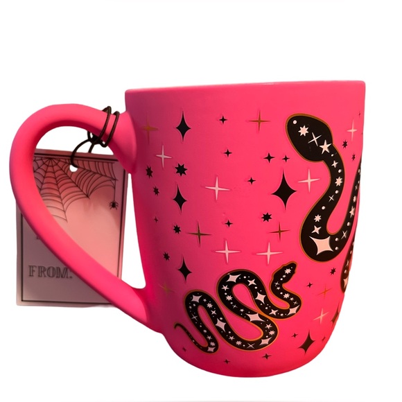 Cobwebs & Caldrons NWT Halloween (NWT)
Blk Pink Snake Metallic Smooth Touch Mug - Picture 2 of 4